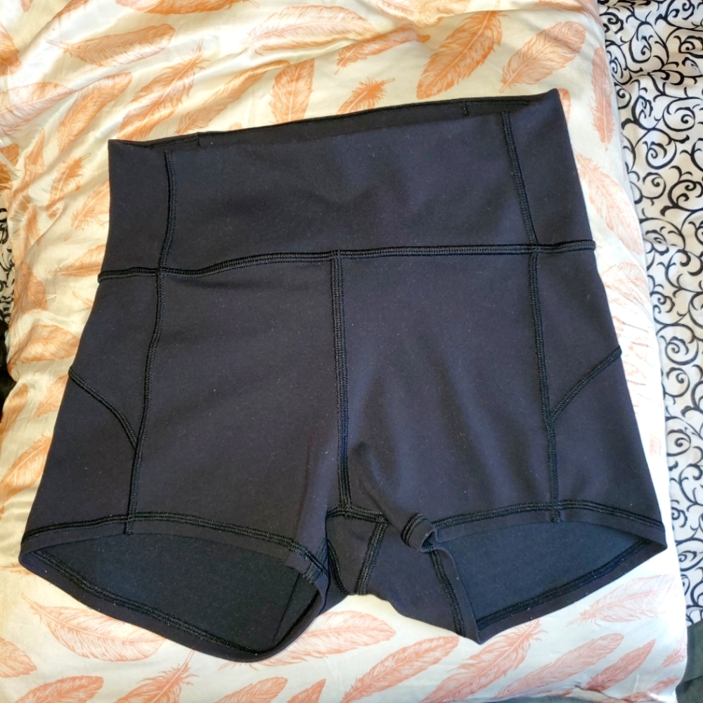 Lululemon high waisted spandex shorts size 4